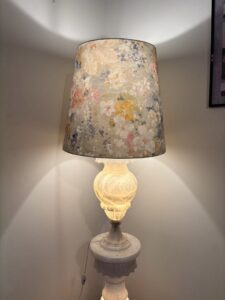 Abat-jour conique artisanal sur mesure en tissu coton à fleurs – Les Juponnes Toulouse